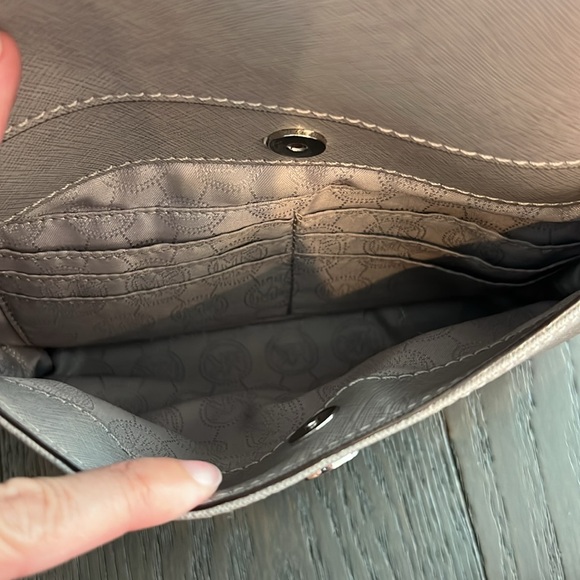 Michael Kors Leather Tote/Purse - Picture 3 of 10